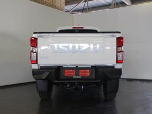 Isuzu D-Max 1.9TD single cab L manual - Image 4