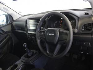 Isuzu D-Max 1.9TD single cab L manual - Image 6