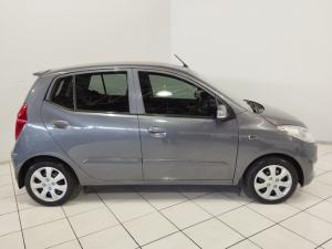 Hyundai i10 1.1 Motion auto - Image 6