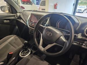 Toyota Vitz 1.0 XR manual - Image 6