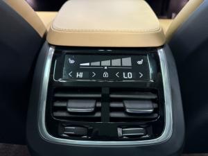 Volvo XC90 B5 AWD Ultra Dark - Image 17