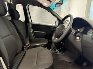 Nissan NP200 1.6i - Image 12