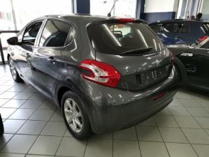 Peugeot 208 1.2 Active - Image 2
