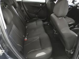 Peugeot 208 1.2 Active - Image 5
