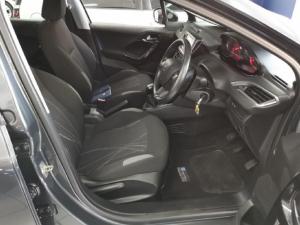 Peugeot 208 1.2 Active - Image 8