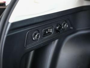 Subaru Forester 2.0i S ES - Image 22