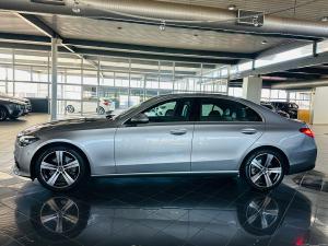 Mercedes-Benz C-Class C200 Avantgarde - Image 13