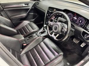 Volkswagen Golf GTI - Image 11