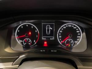 Volkswagen Polo sedan 1.6 manual - Image 17