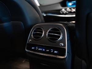 Mercedes-Benz S-Class S560 L - Image 12