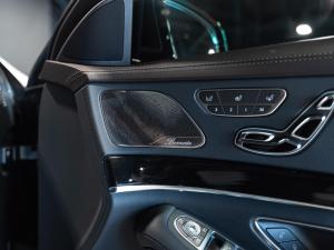 Mercedes-Benz S-Class S560 L - Image 19