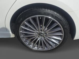 Mercedes-Benz C-Class C200 Avantgarde - Image 5