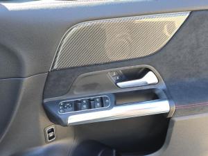 Mercedes-Benz GLA GLA200d Progressive - Image 10