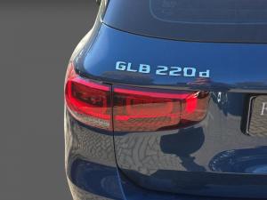 Mercedes-Benz GLB GLB220d 4Matic AMG Line - Image 12