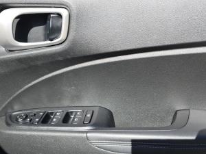 Hyundai Venue 1.0T Fluid auto - Image 9