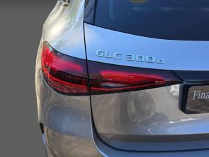 Mercedes-Benz GLC GLC300d 4Matic Avantgarde - Image 13