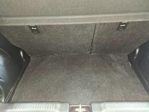 Suzuki Swift 1.2 GLX manual - Image 7