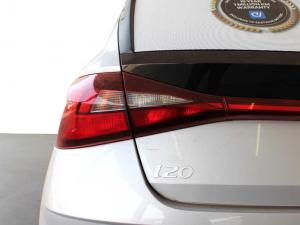 Hyundai i20 1.2 Premium - Image 11