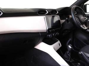 Nissan Magnite 1.0 Acenta manual - Image 17