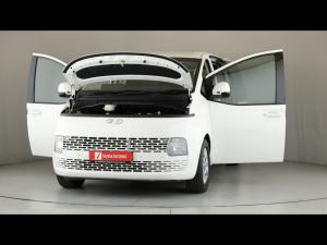 Hyundai Staria 2.2D Executive 9-seater - Image 13