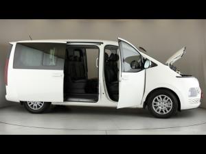 Hyundai Staria 2.2D Executive 9-seater - Image 15