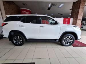 Toyota Fortuner 2.4GD-6 auto - Image 3