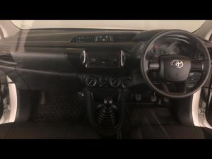 Toyota Hilux 2.0 single cab S (aircon) - Image 6