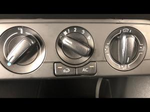 Volkswagen Polo Vivo hatch 1.4 Comfortline - Image 27