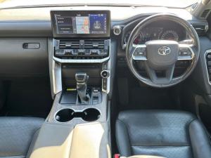 Toyota Land Cruiser 300 3.5T ZX - Image 6