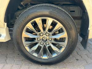 Toyota Land Cruiser 300 3.5T ZX - Image 11