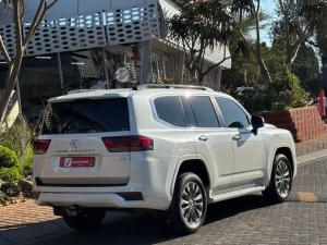 Toyota Land Cruiser 300 3.5T ZX - Image 2
