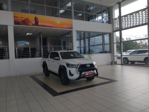 Toyota Hilux 2.8GD-6 double cab Raider auto - Image 1