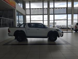 Toyota Hilux 2.8GD-6 double cab Raider auto - Image 3