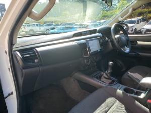 Toyota Hilux 2.4GD-6 single cab Raider manual - Image 7