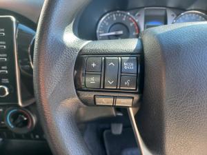 Toyota Hilux 2.4GD-6 single cab Raider manual - Image 9