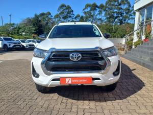 Toyota Hilux 2.4GD-6 single cab Raider manual - Image 4