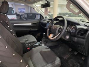 Toyota Hilux 2.4 GD-6 RB RaiderE/CAB - Image 8