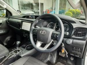 Toyota Hilux 2.4 GD-6 RB Raider automaticE/CAB - Image 8