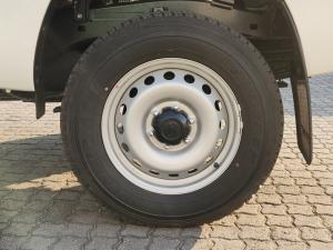 Toyota Hilux 2.4 GD-6 RB SRS/C - Image 10