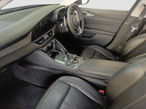 Alfa Romeo Giulia 2.0T Super - Image 3