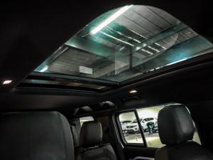 Land Rover Defender 110 D300 X-Dynamic SE - Image 19