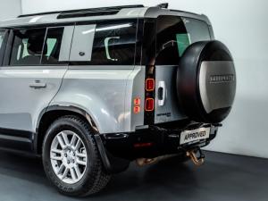Land Rover Defender 110 D300 X-Dynamic SE - Image 9