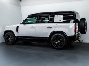 Land Rover Defender 110 D300 X-Dynamic HSE - Image 8