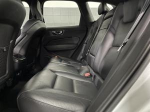 Volvo XC60 D4 AWD Momentum - Image 8