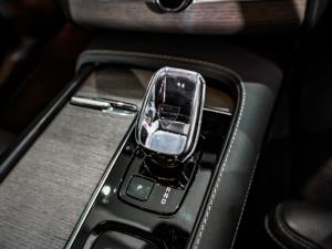 Volvo XC90 T8 Recharge AWD Ultra Dark - Image 14