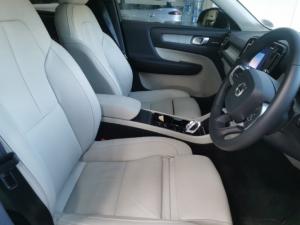 Volvo XC40 B4 Plus Dark - Image 6