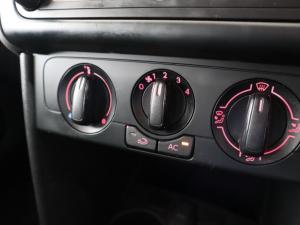Volkswagen Polo Vivo hatch 1.4 Comfortline - Image 17