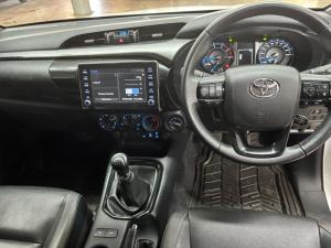 Toyota Hilux 2.8GD-6 Xtra cab 4x4 Legend manual - Image 3