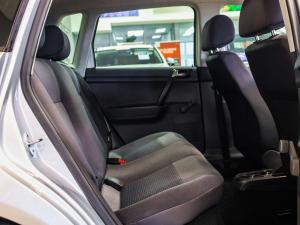 Volkswagen Polo Vivo 5-door 1.4 Trendline auto - Image 16