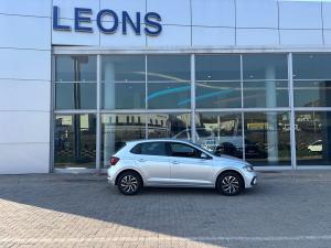 Volkswagen Polo hatch 1.0TSI Life manual - Image 3